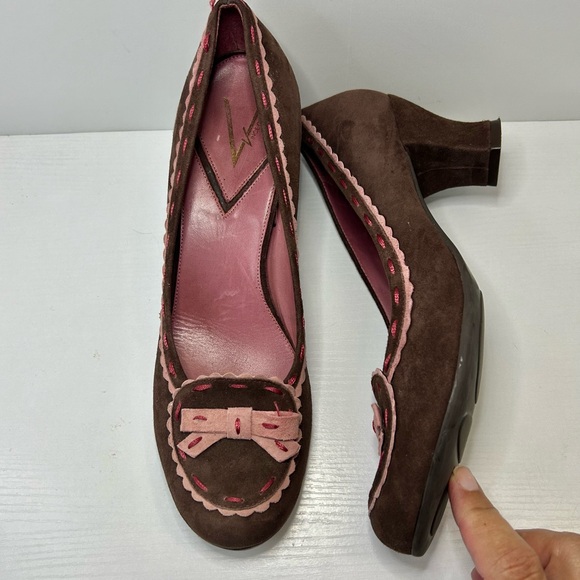 Vince Camuto Chocolate Brown Suede Pink Bow Heels Size 8.5 - Picture 9 of 15